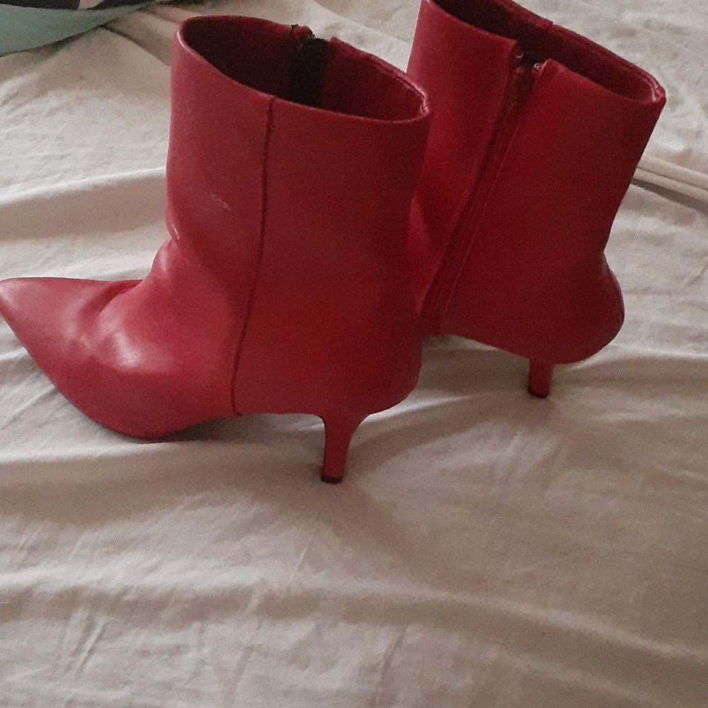 Red boots!